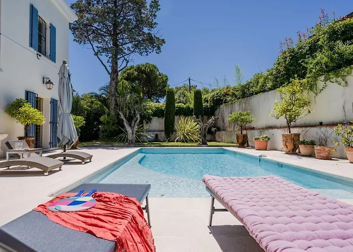 Villa In Cap D’antibes Near Beaches