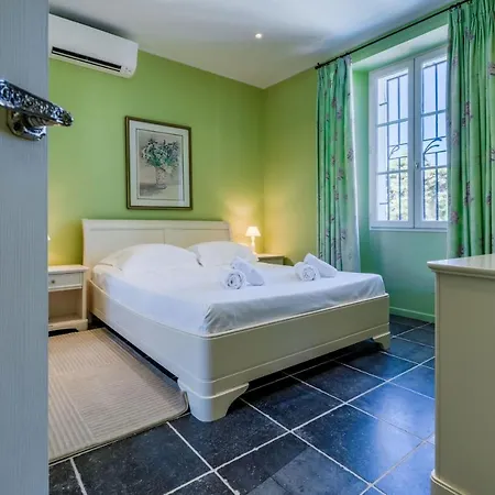 In Cap D'antibes Near Beaches Вилла *