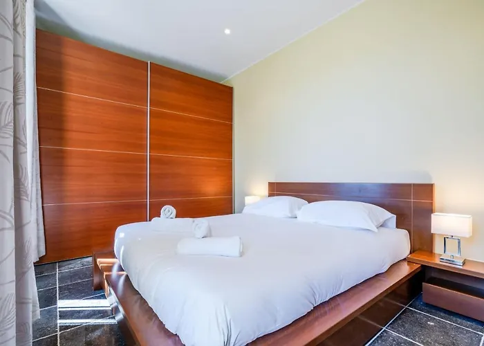 In Cap D'antibes Near Beaches * アンティーブ