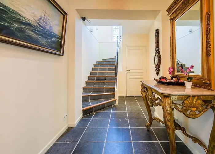 In Cap D'antibes Near Beaches * アンティーブ