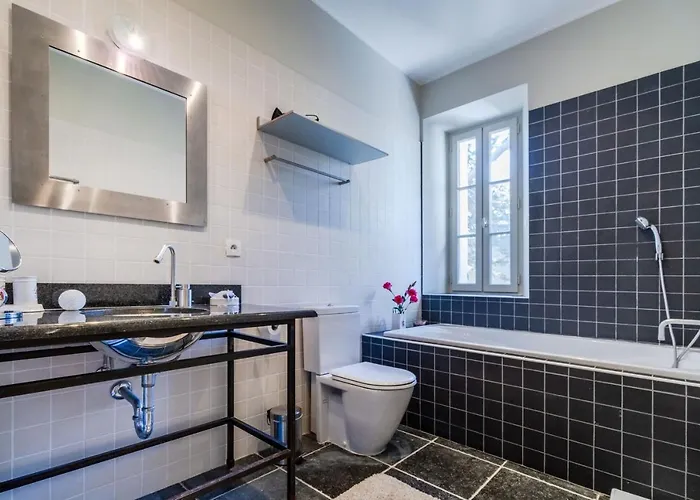 In Cap D'antibes Near Beaches * アンティーブ